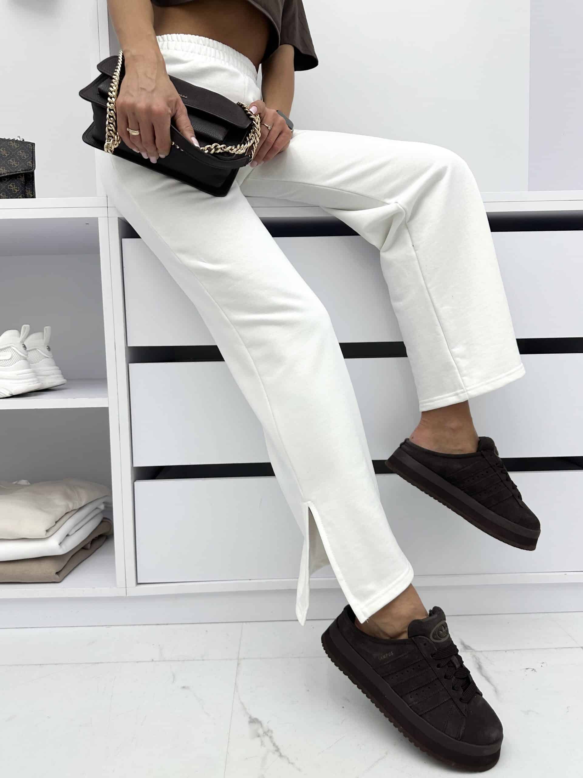 Spodnie dresowe z rozcięciem wide leg cream FIRELLO (1)