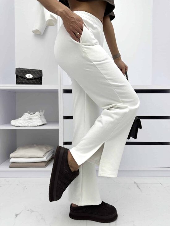 Spodnie Dresowe Z Rozcieciem Wide Leg Cream Firello 4 Scaled